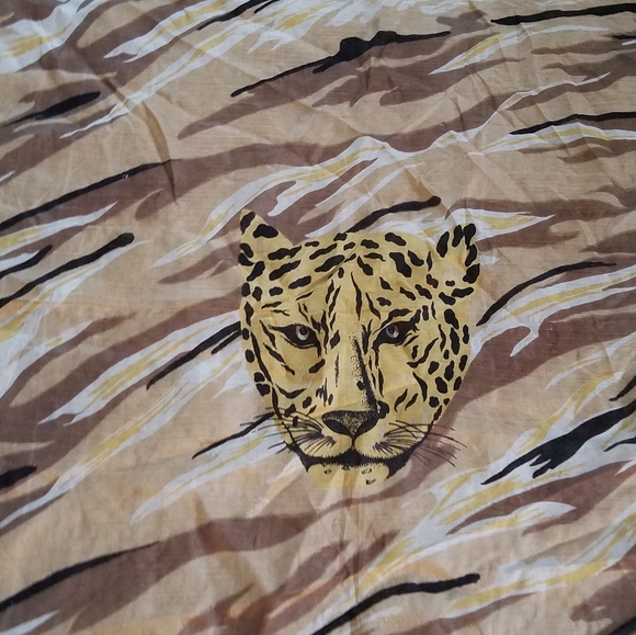Elegant Leopard Silk Scarf / Wrap - Picture 2 of 8